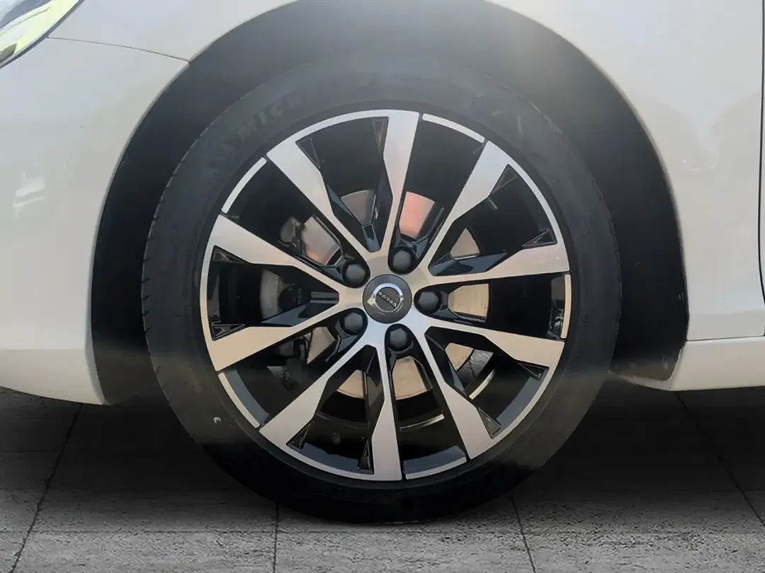 Volvo V40 - Thumbnail 12