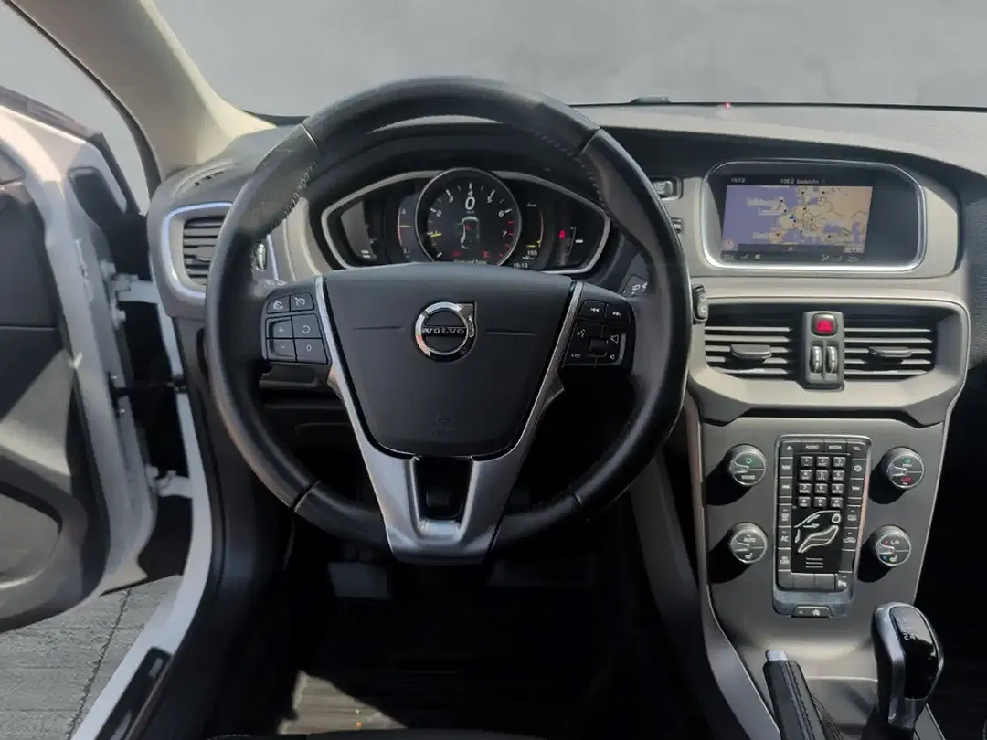 Volvo V40 - Thumbnail 15