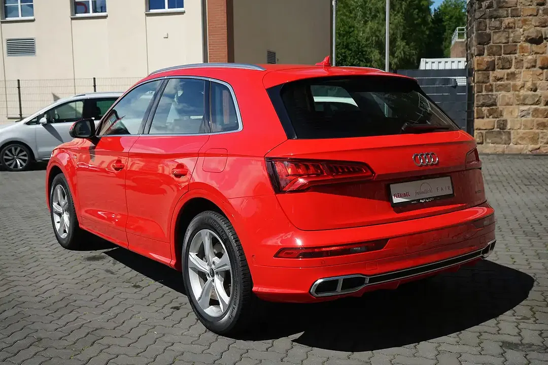 Audi Q5 - Thumbnail 3