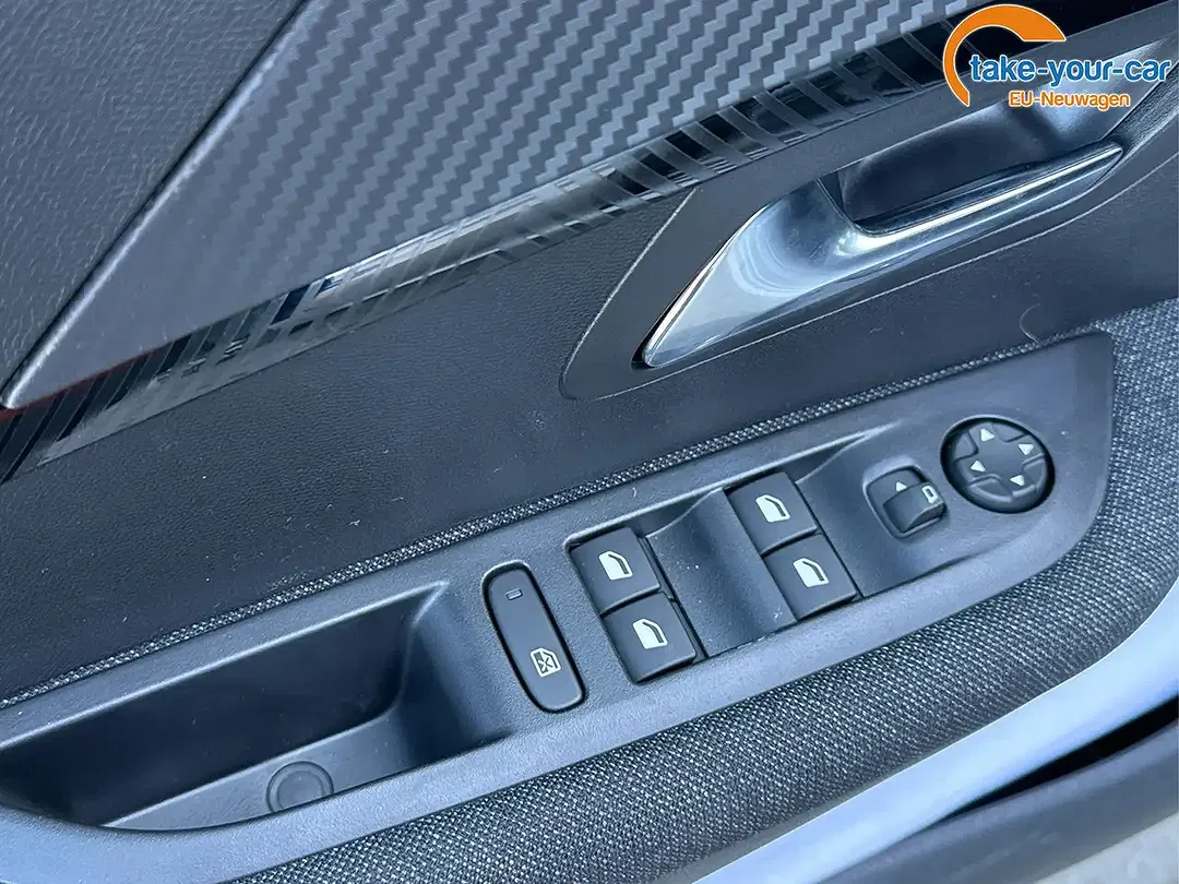 Peugeot 208 - Thumbnail 16