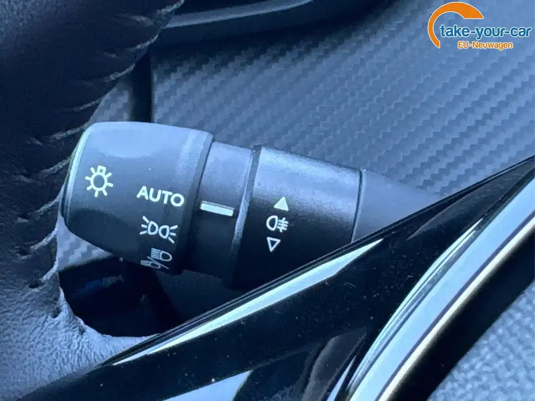 Peugeot 208 - Thumbnail 21