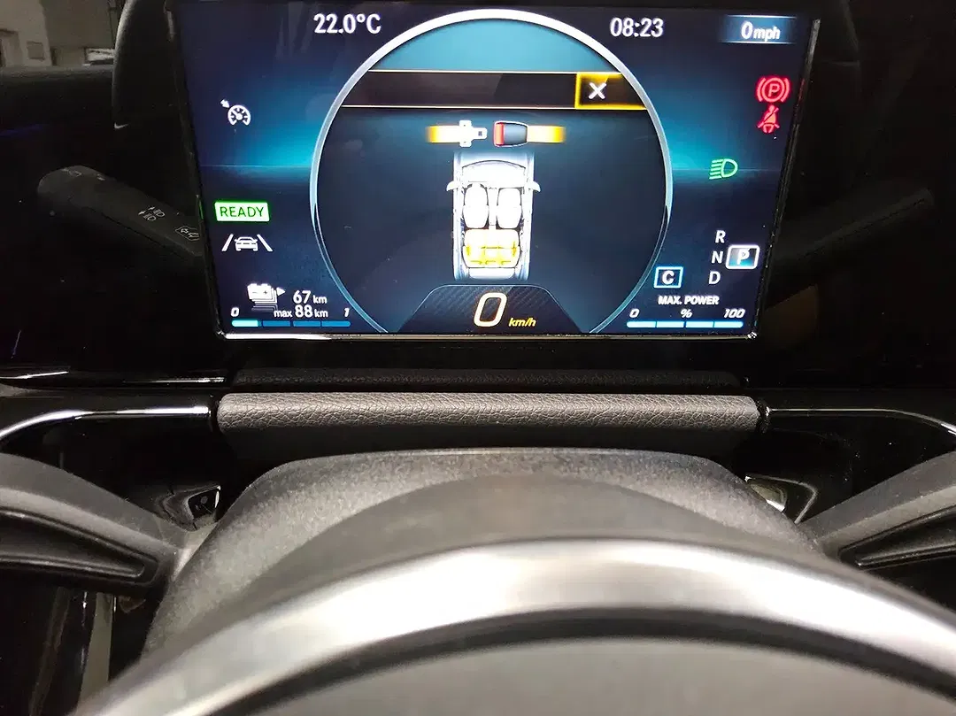 Mercedes-Benz EQA 250 - Thumbnail 7