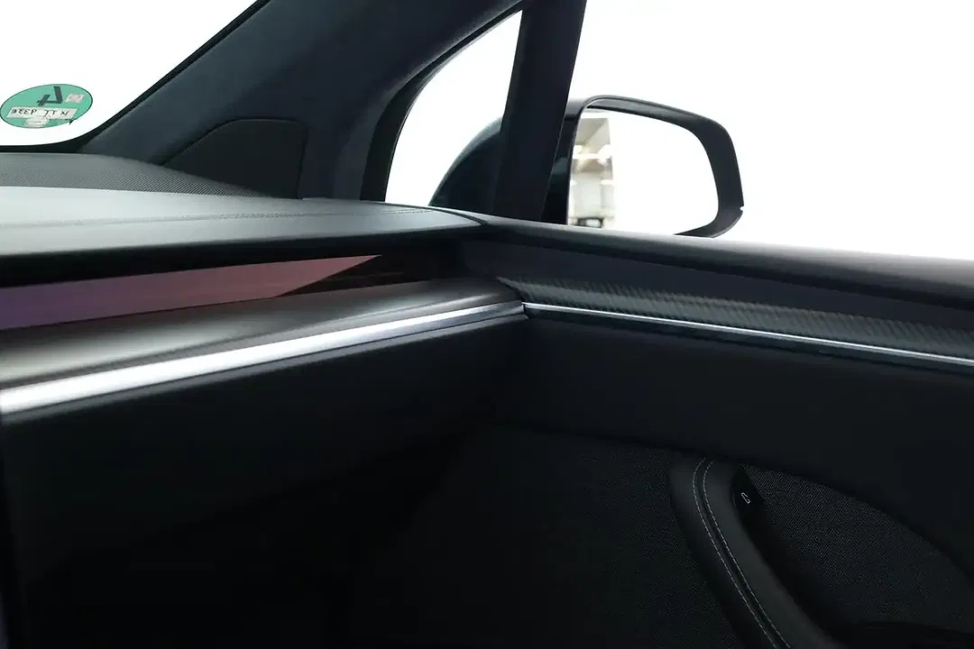 Tesla Model X - Thumbnail 14
