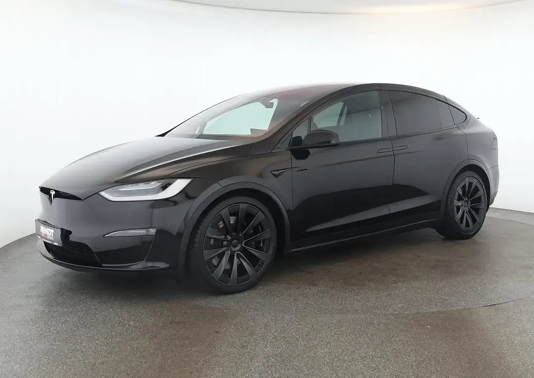 Tesla Model X - Thumbnail 2
