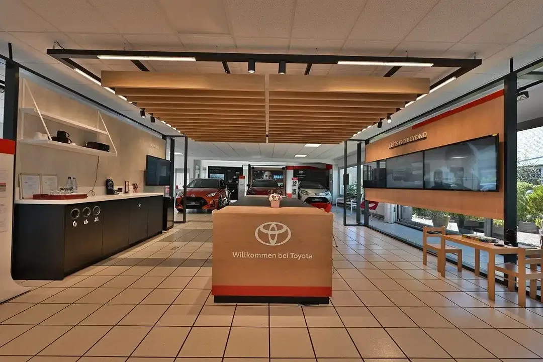 Toyota Corolla - Thumbnail 13