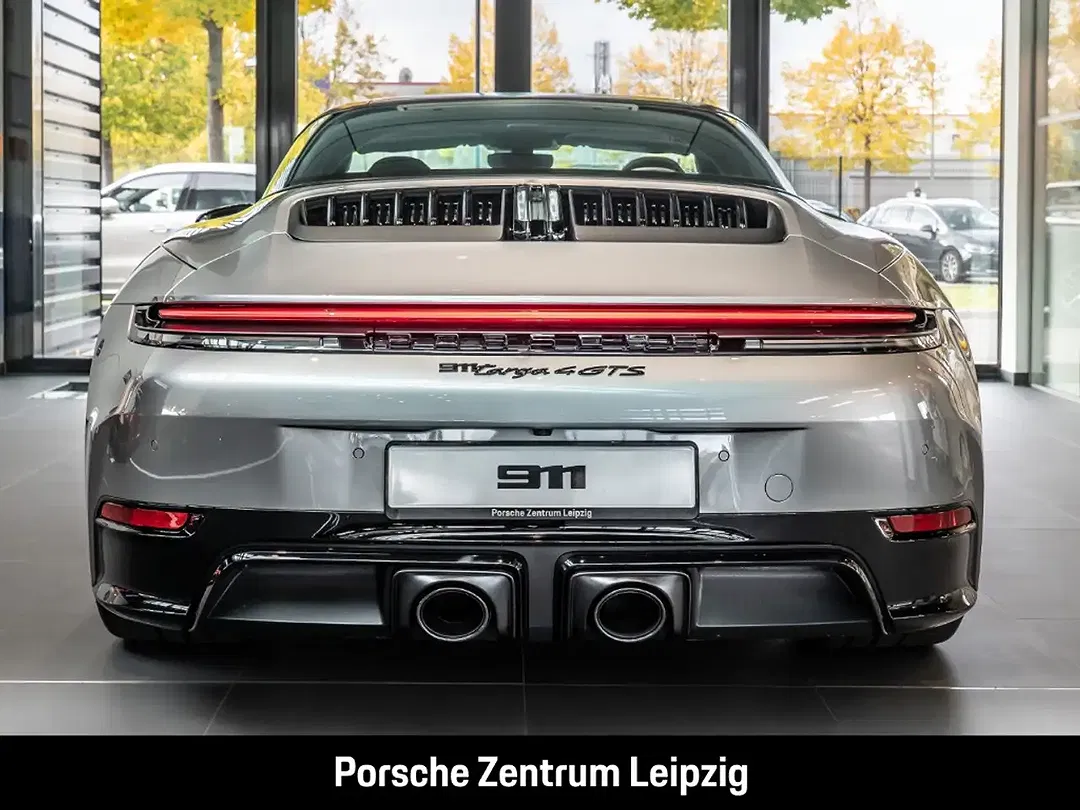 Porsche 992 - Thumbnail 10