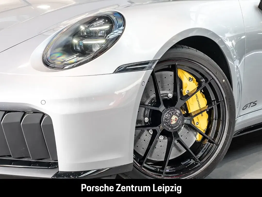 Porsche 992 - Thumbnail 13