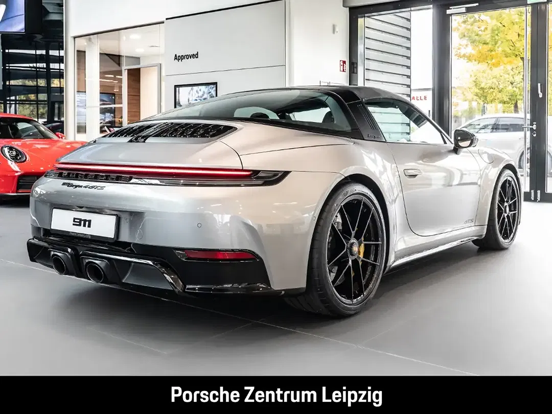 Porsche 992 - Thumbnail 6