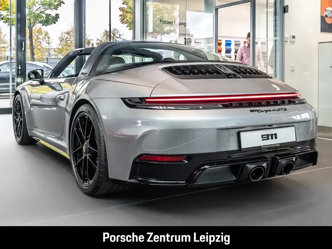 Porsche 992 - Thumbnail 9