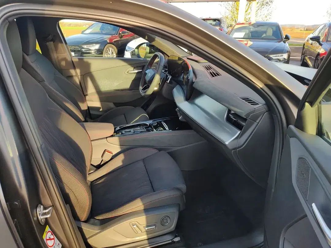 Audi Q3 - Thumbnail 11