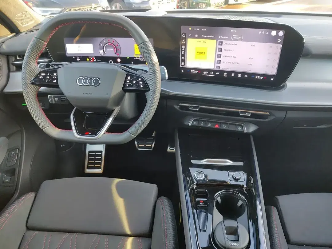 Audi Q3 - Thumbnail 6