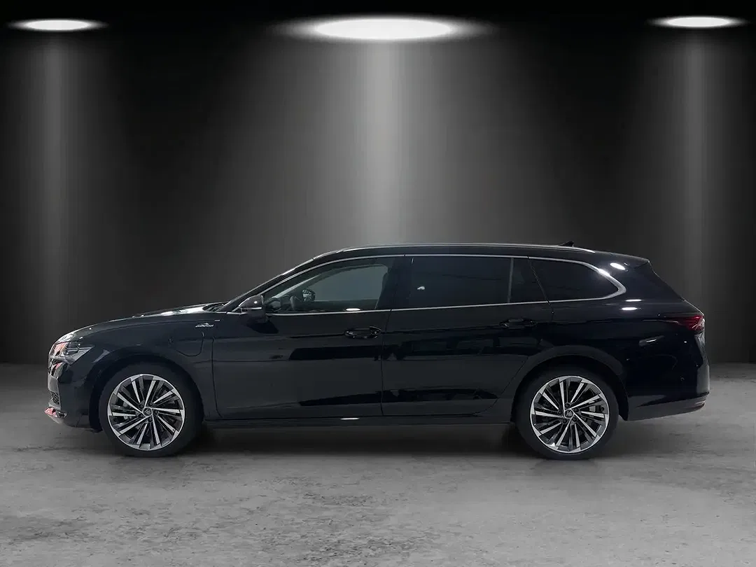 Skoda Superb - Thumbnail 2