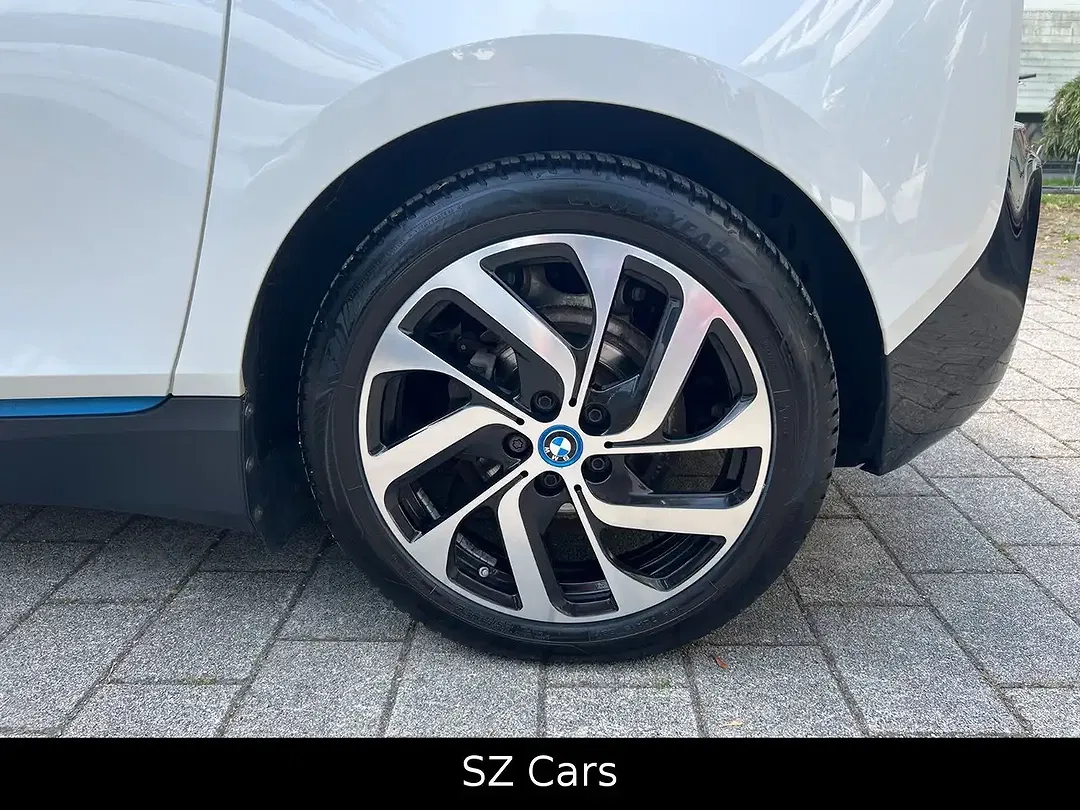 BMW i3 - Thumbnail 12