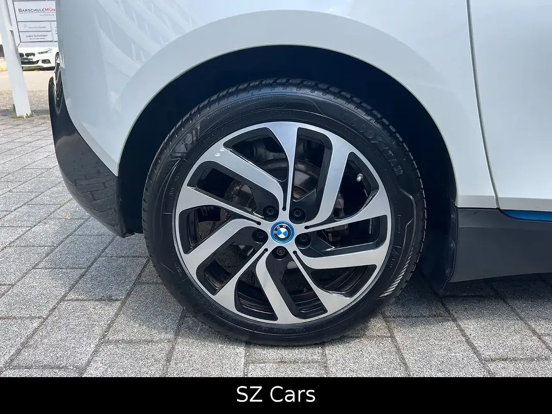 BMW i3 - Thumbnail 13