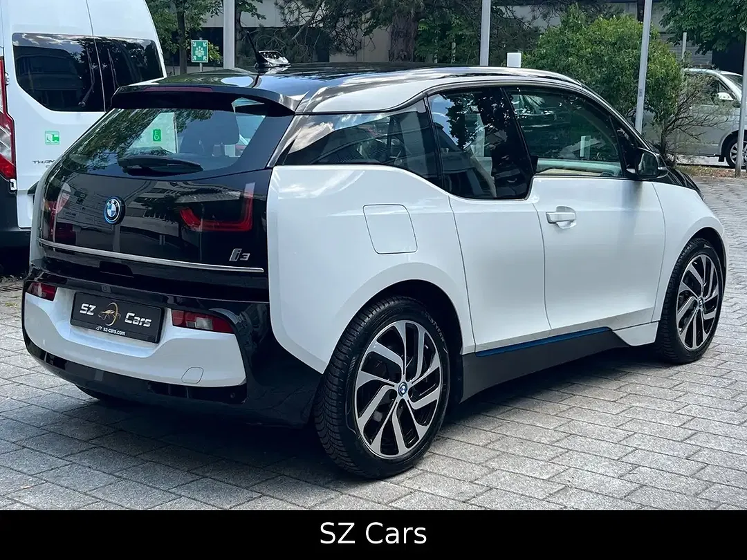 BMW i3 - Thumbnail 6