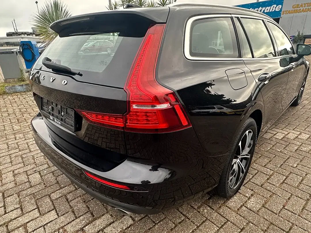 Volvo V60 - Thumbnail 4