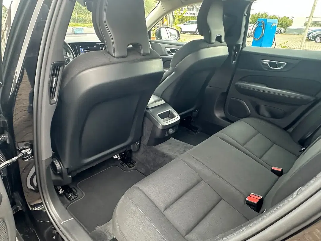 Volvo V60 - Thumbnail 9