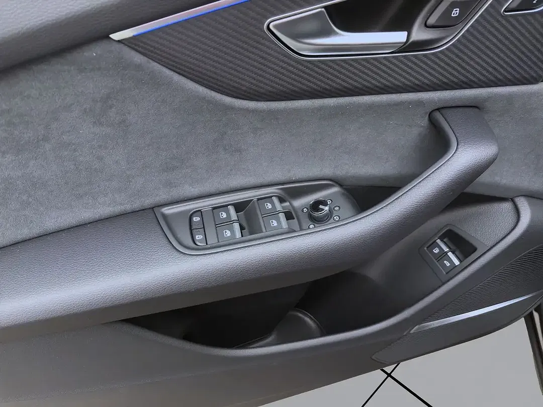 Audi Q8 - Thumbnail 10