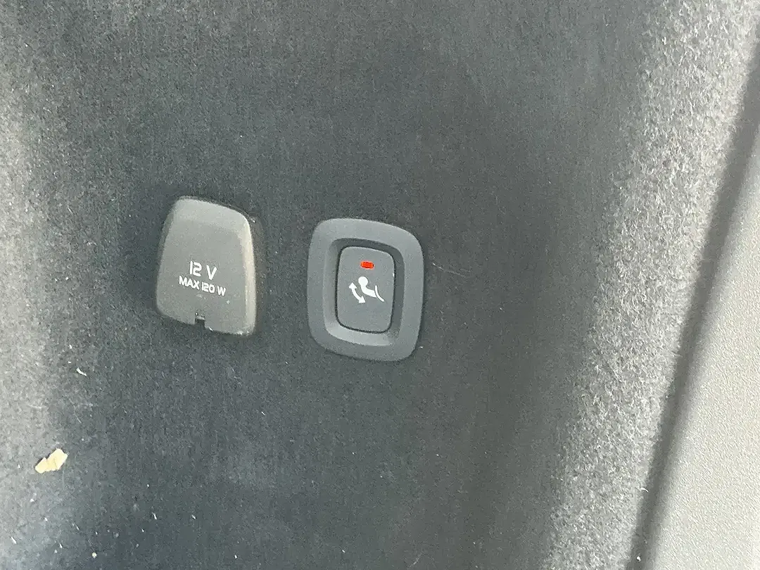 Volvo V60 - Thumbnail 3