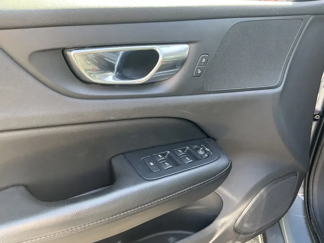 Volvo V60 - Thumbnail 6