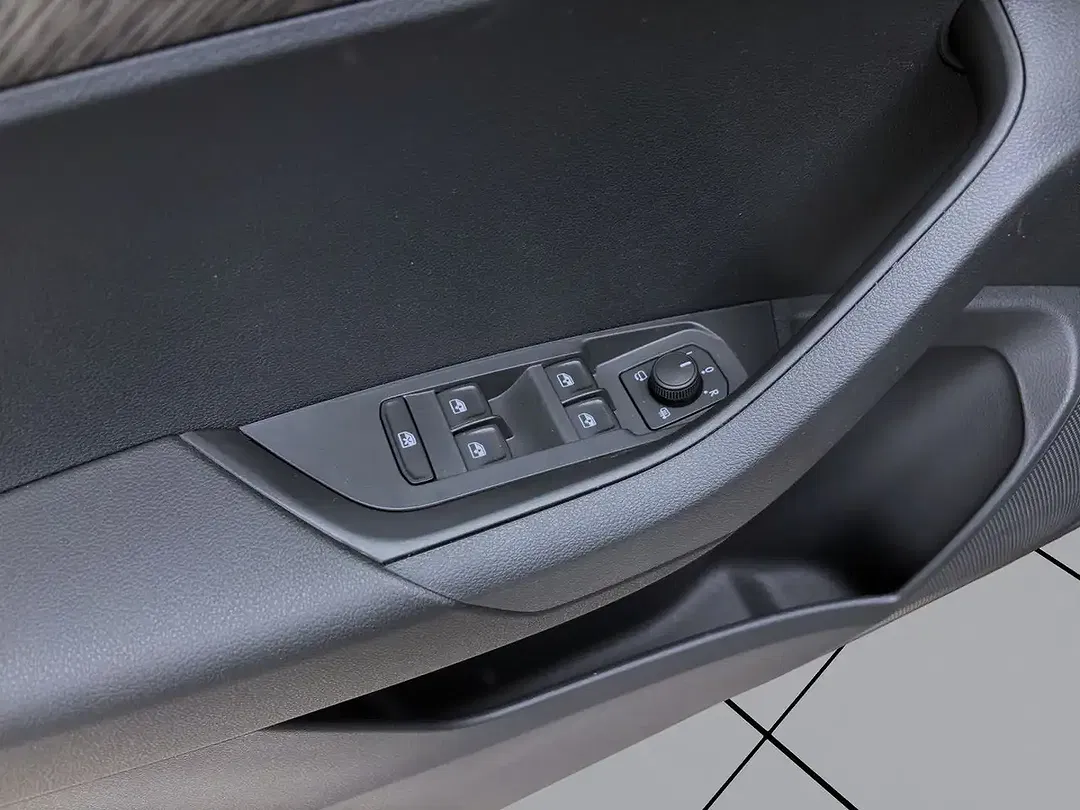Skoda Karoq - Thumbnail 11