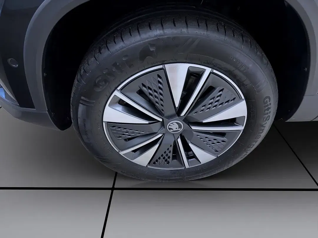 Skoda Karoq - Thumbnail 9