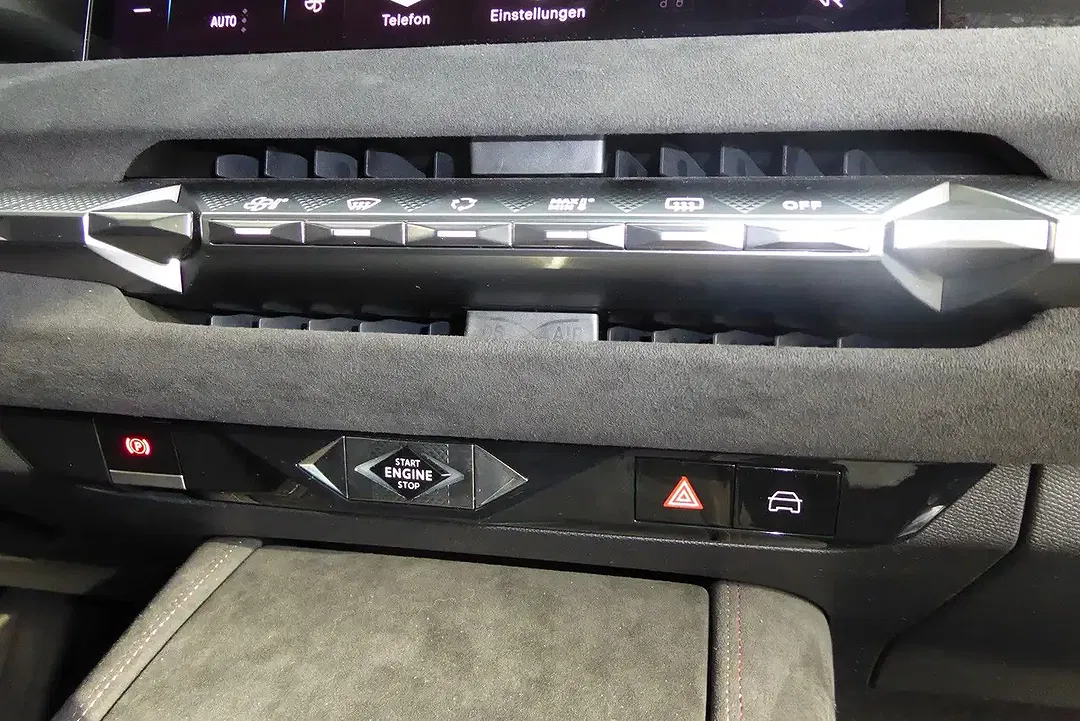 DS Automobiles DS 4 - Thumbnail 12