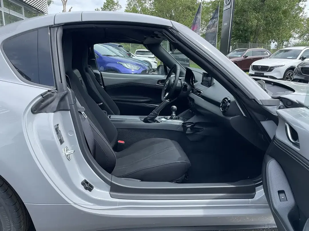 Mazda MX-5 - Thumbnail 10