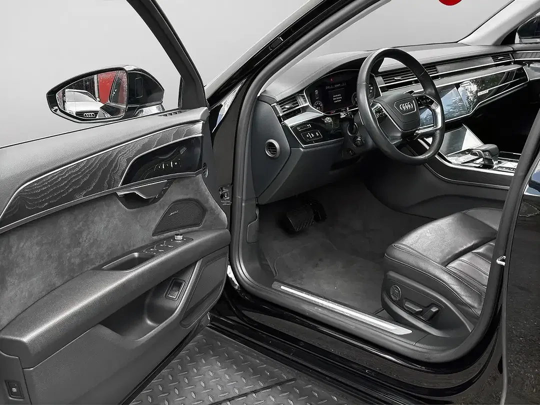 Audi A8 - Thumbnail 12