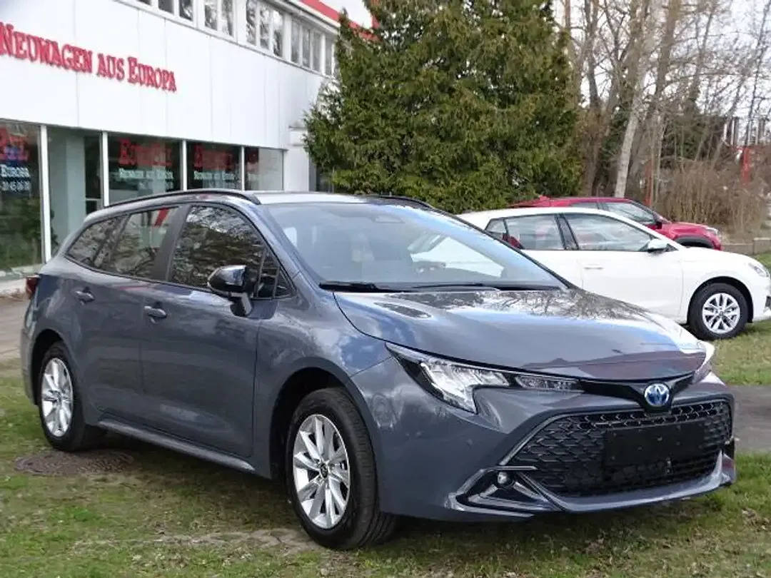 Toyota Corolla - Thumbnail 3