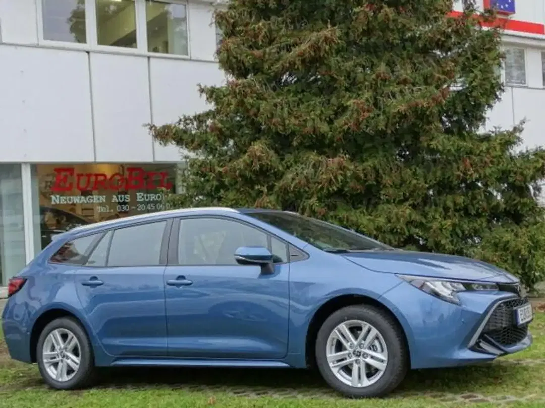 Toyota Corolla - Thumbnail 5