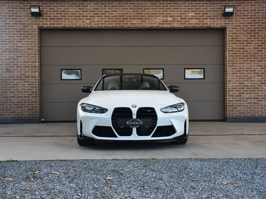 BMW M4 - Thumbnail 2