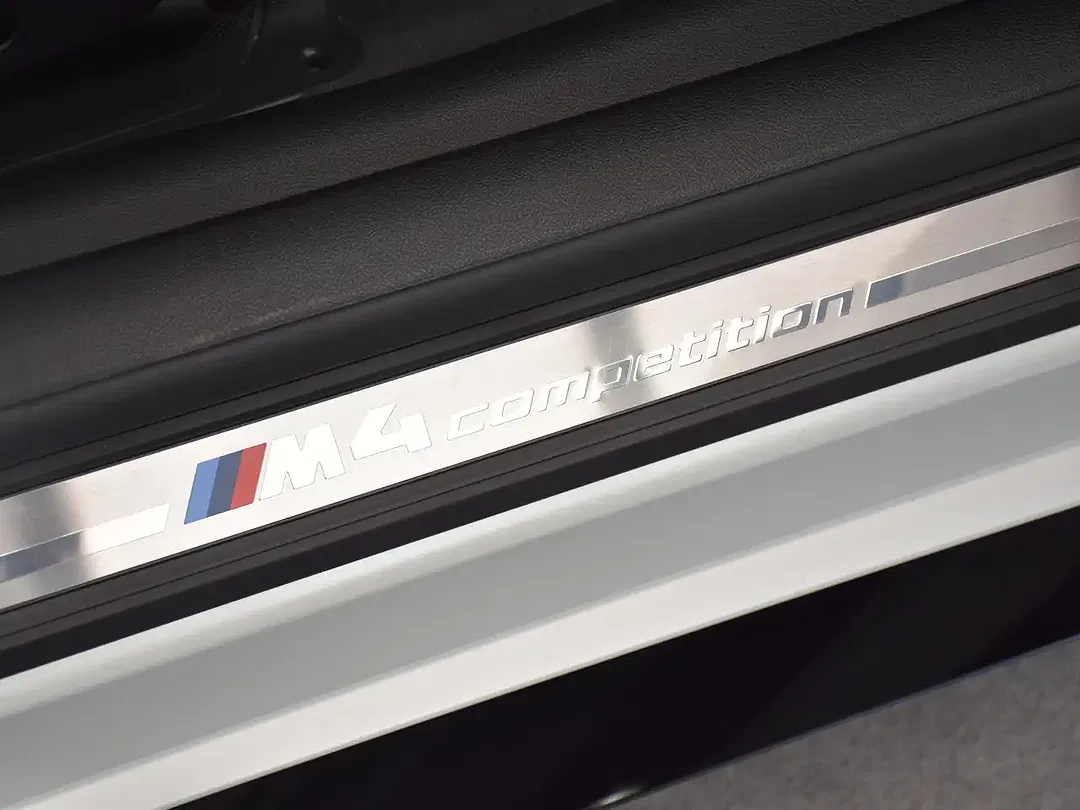 BMW M4 - Thumbnail 33
