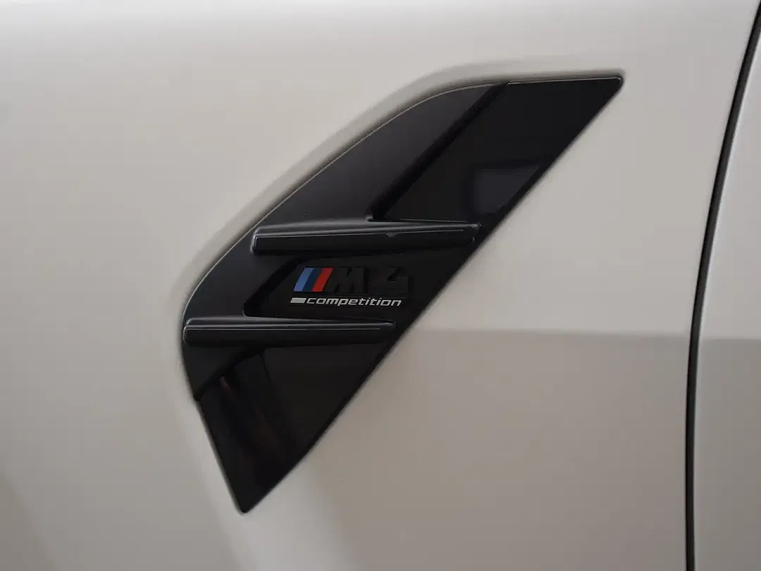 BMW M4 - Thumbnail 36