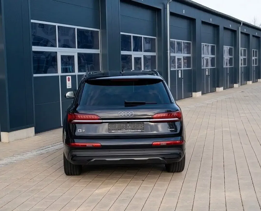Audi Q7 - Thumbnail 5