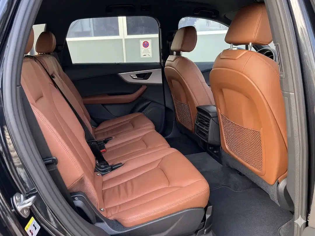 Audi Q7 - Thumbnail 9