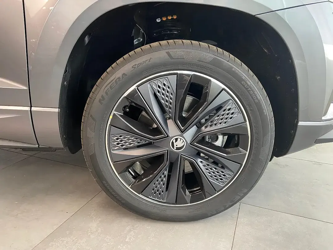 Skoda Karoq - Thumbnail 5