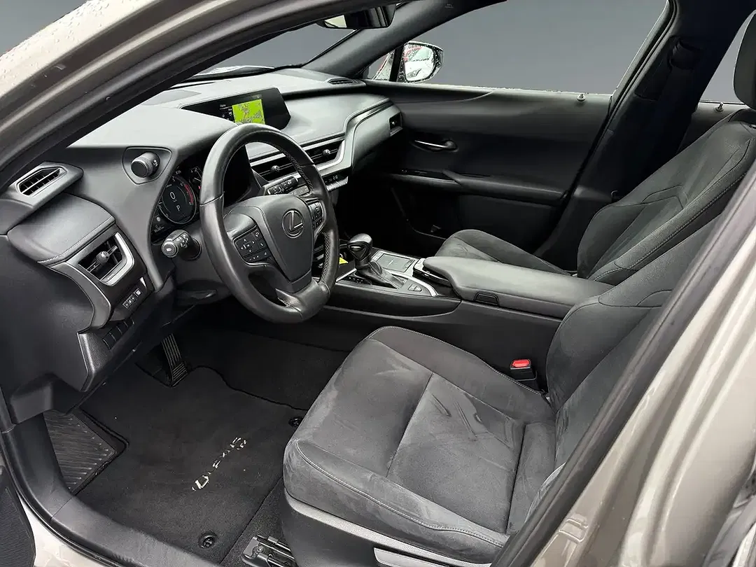 Lexus UX 250h - Thumbnail 10