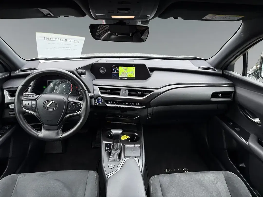Lexus UX 250h - Thumbnail 11
