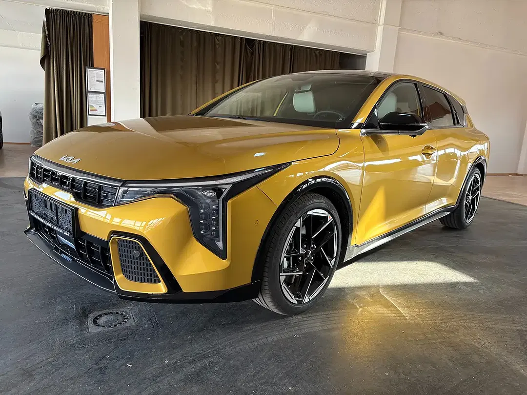 Kia K4 - Thumbnail 1