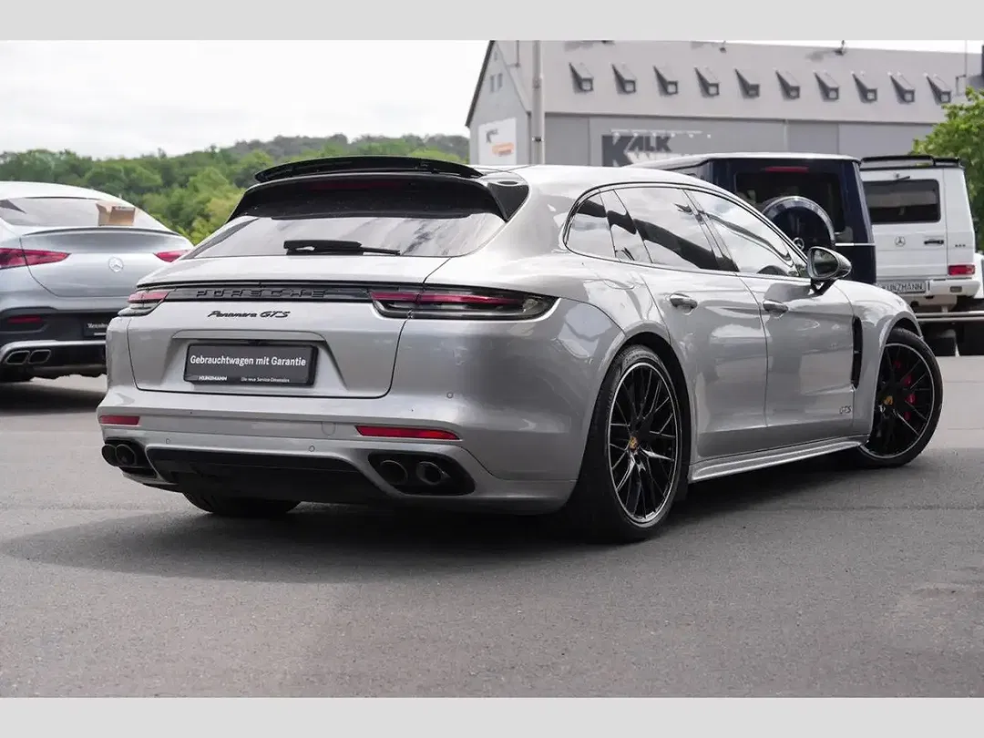 Porsche Panamera - Thumbnail 3