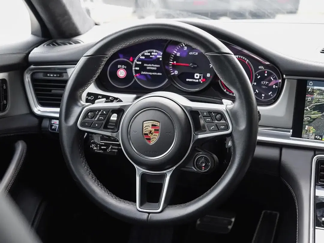 Porsche Panamera - Thumbnail 8