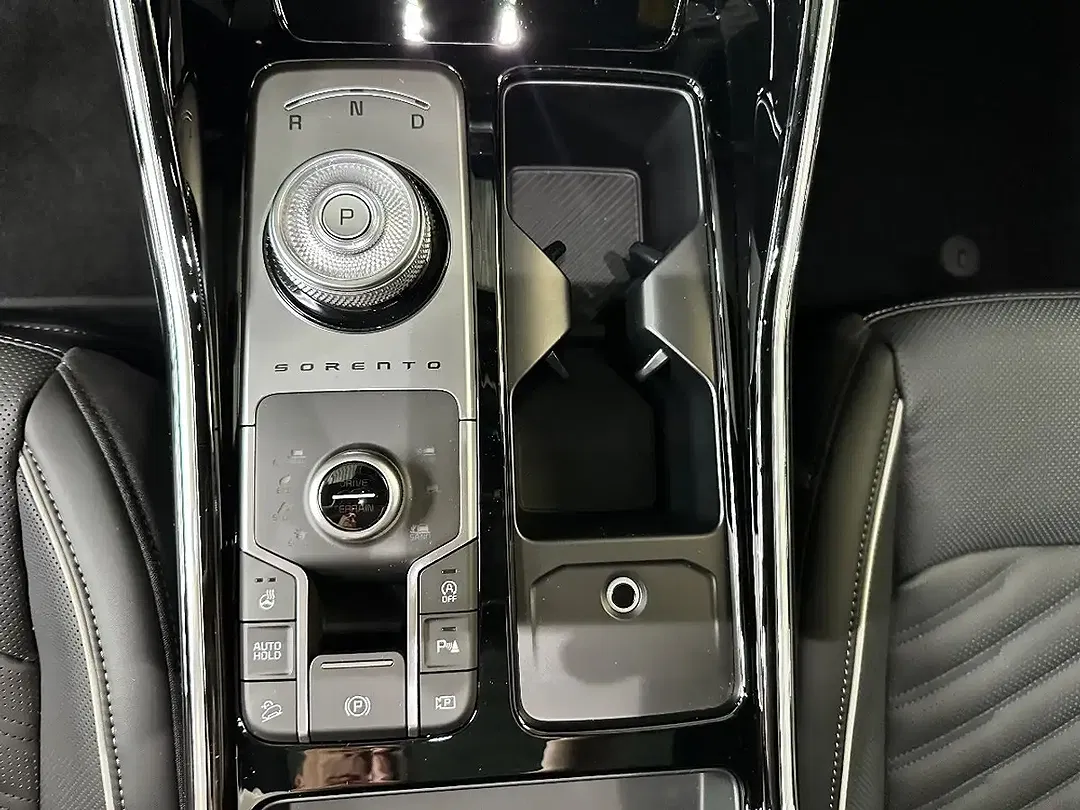 Kia Sorento - Thumbnail 8