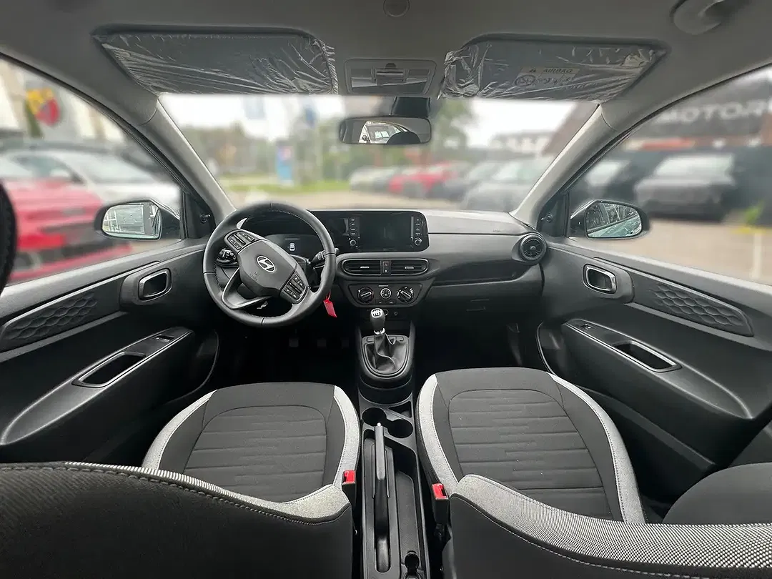 Hyundai i10 - Thumbnail 9