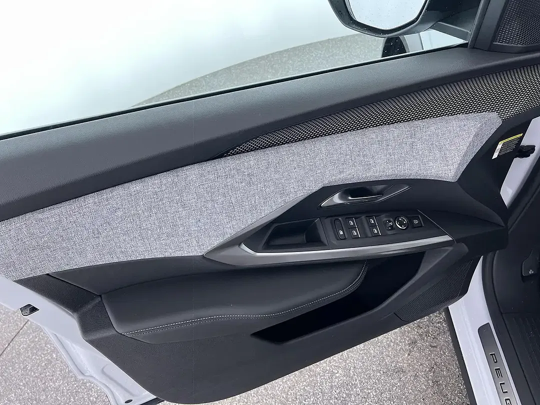 Peugeot 5008 - Thumbnail 11