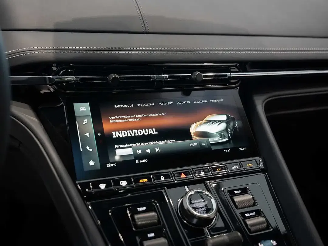 Aston Martin DB12 - Thumbnail 10