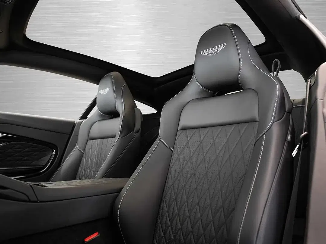 Aston Martin DB12 - Thumbnail 12