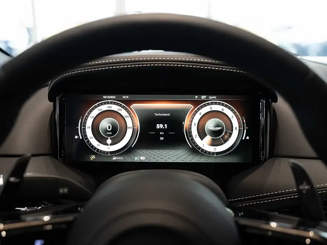 Aston Martin DB12 - Thumbnail 6