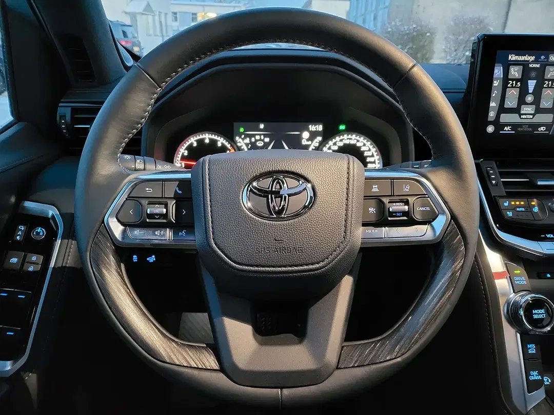 Toyota Land Cruiser - Thumbnail 15