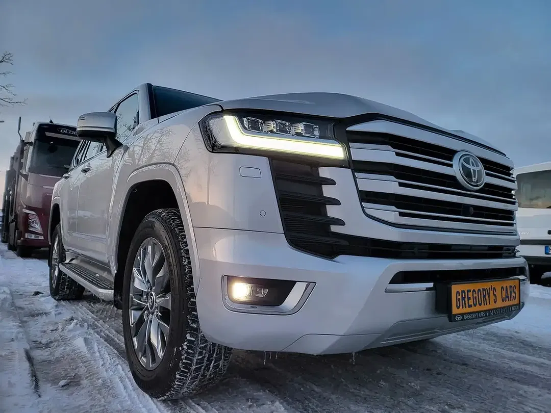 Toyota Land Cruiser - Thumbnail 6